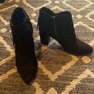 7.5 Nine West Fringe Booties